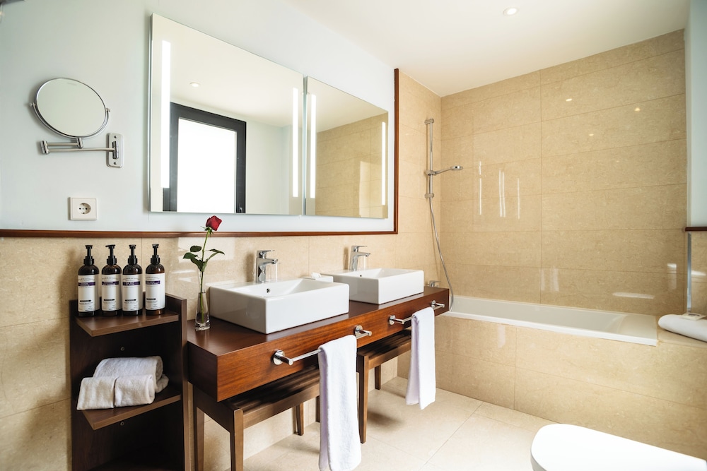 Club Suite, Terrace, Sea View (Preferred Club) - Photo 9