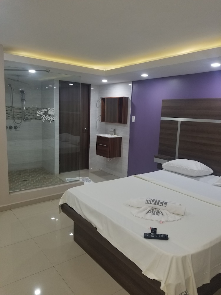 Deluxe Double Room, 1 Queen Bed, Non Smoking photo 1