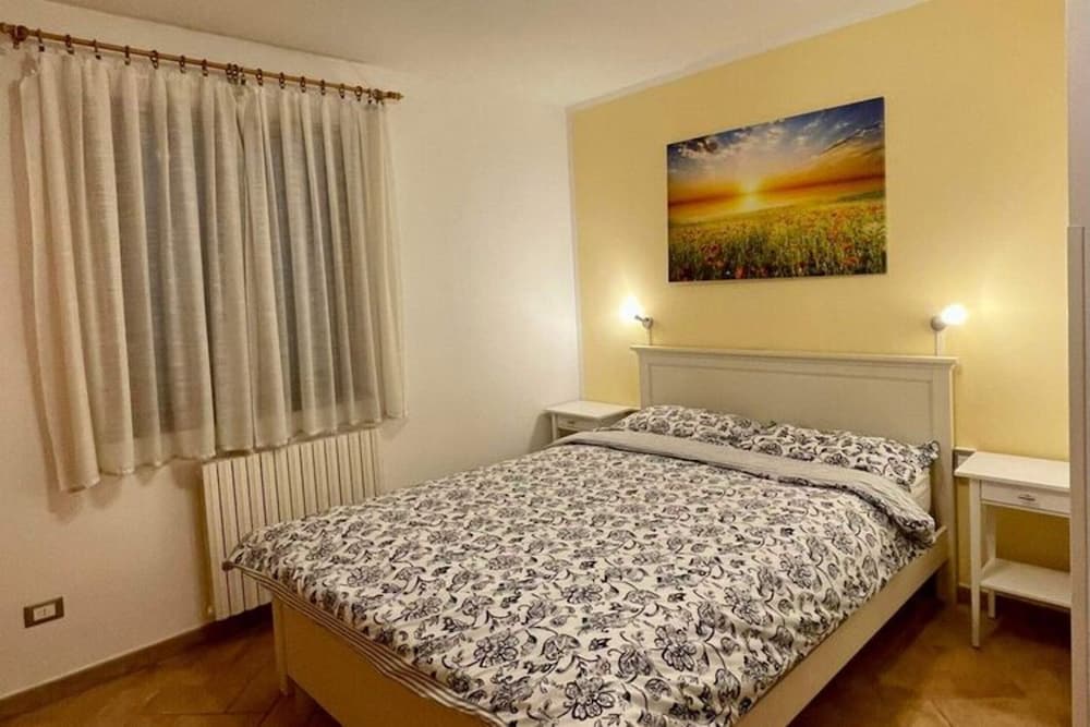 Apartment photo 2