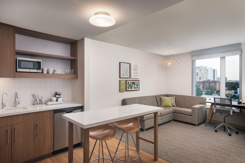 Suite, 1 Bedroom (Mobility/Hearing Access, Roll-In Shwr) - Photo 1