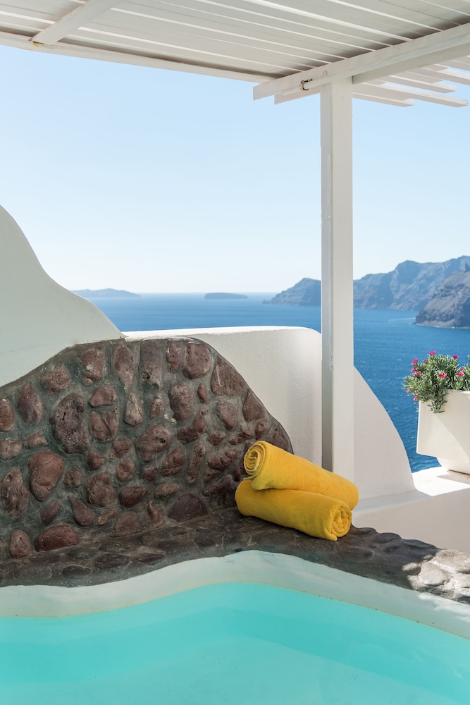 Honeymoon Suite, Jetted Tub (Sunset, Caldera View) - Photo 6
