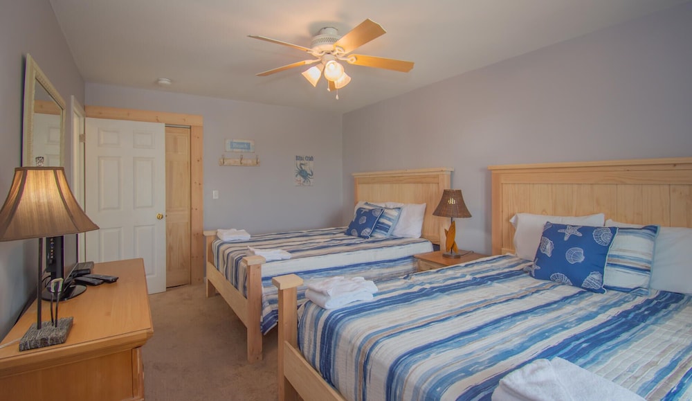 House, Multiple Beds, Kitchen, Ocean View (470 Tarpon Blvd) photo 1