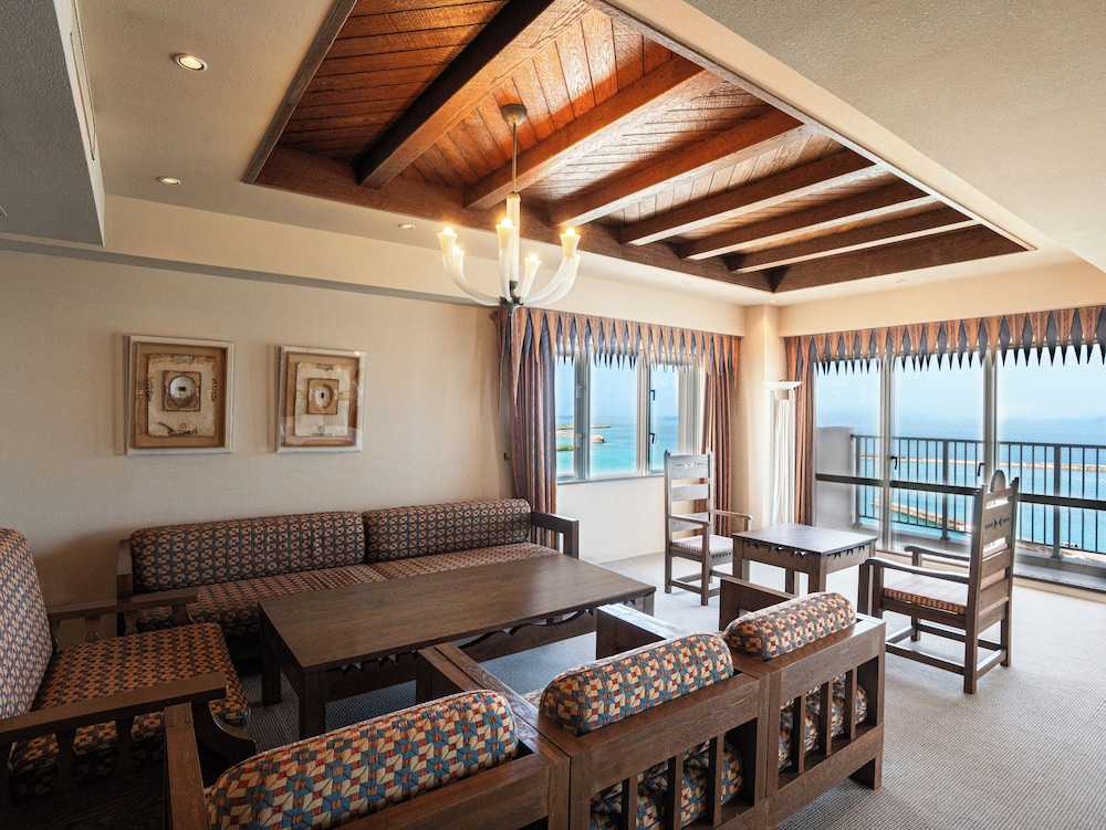 Suite, Non Smoking, Ocean View photo 3