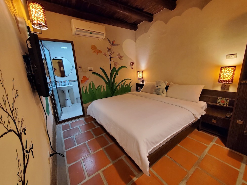 Traditional Quadruple Room - Photo 11