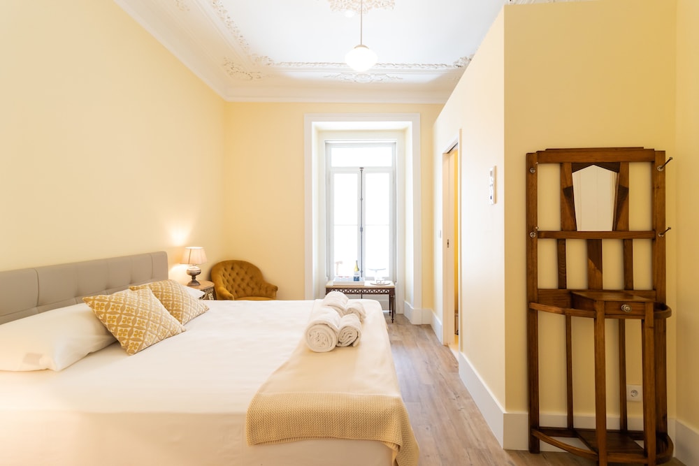 Deluxe Double or Twin Room, Private Bathroom