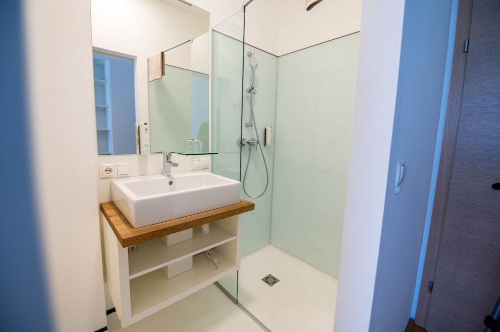 Basic Single Room photo 3