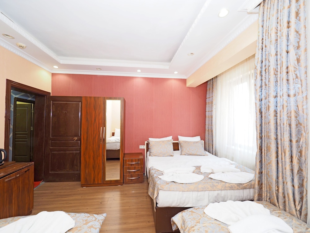 Standard Triple Room photo 2