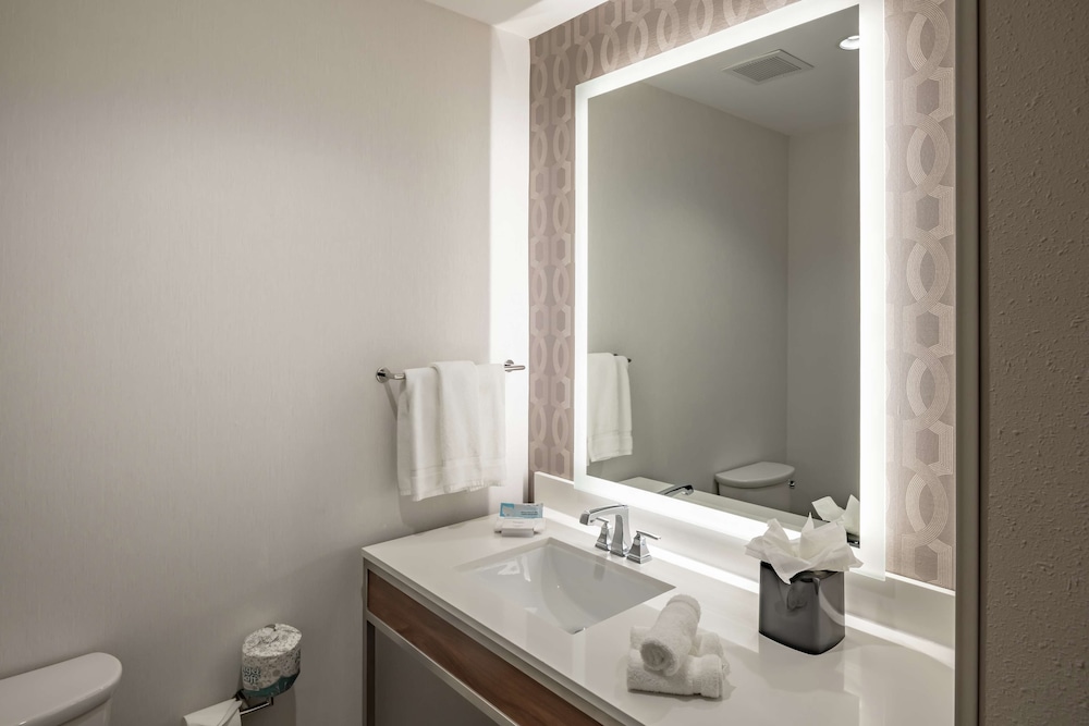 Room, 2 Queen Beds, Accessible, Bathtub (Hear Access Tub) photo 2