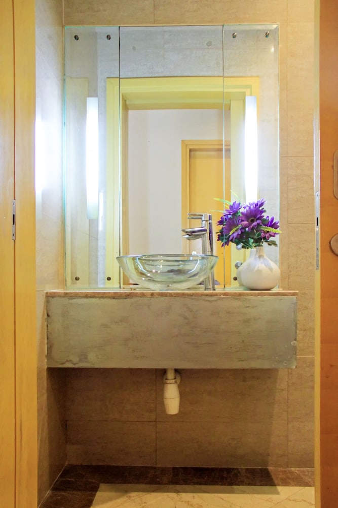 Executive Suite photo 2