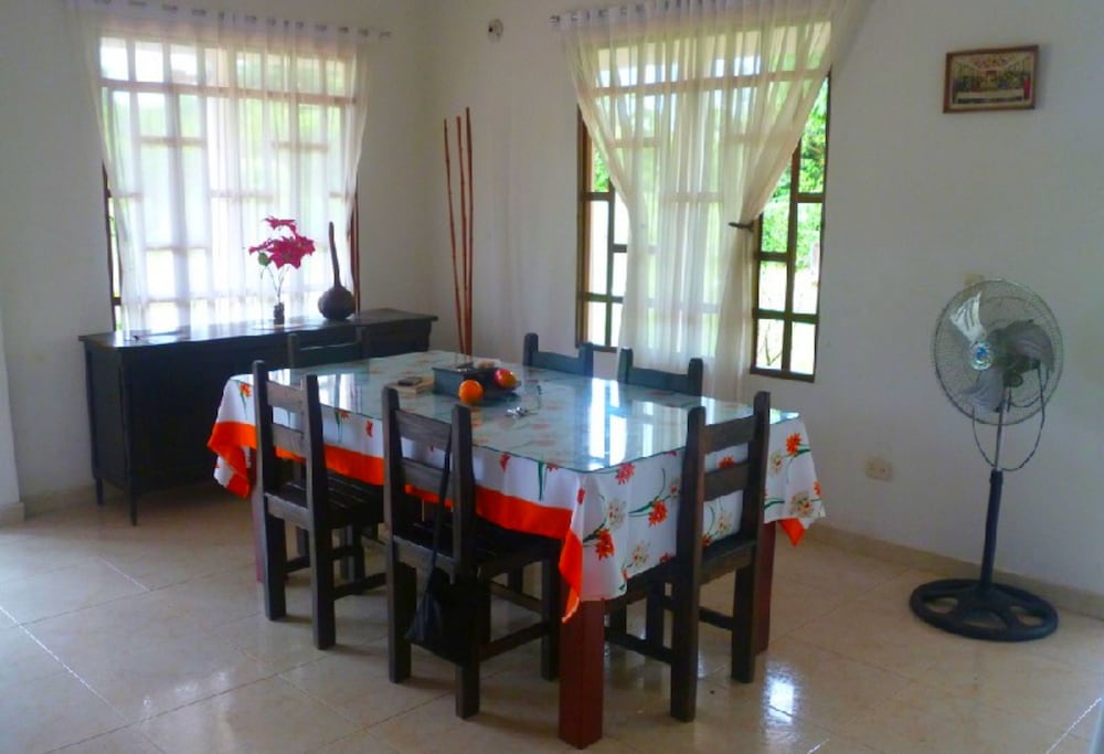 Traditional House, Multiple Beds, Non Smoking photo 2