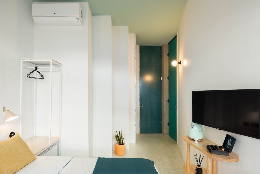 City Double or Twin Room - Photo 4
