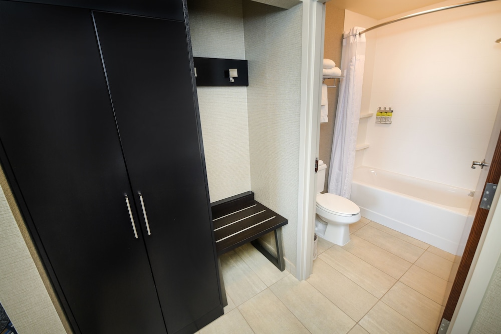 Suite, 2 Queen Beds - Photo 1