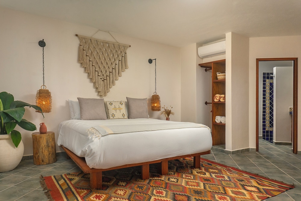 Premium Studio, 1 Bedroom, Private Pool, Beachfront