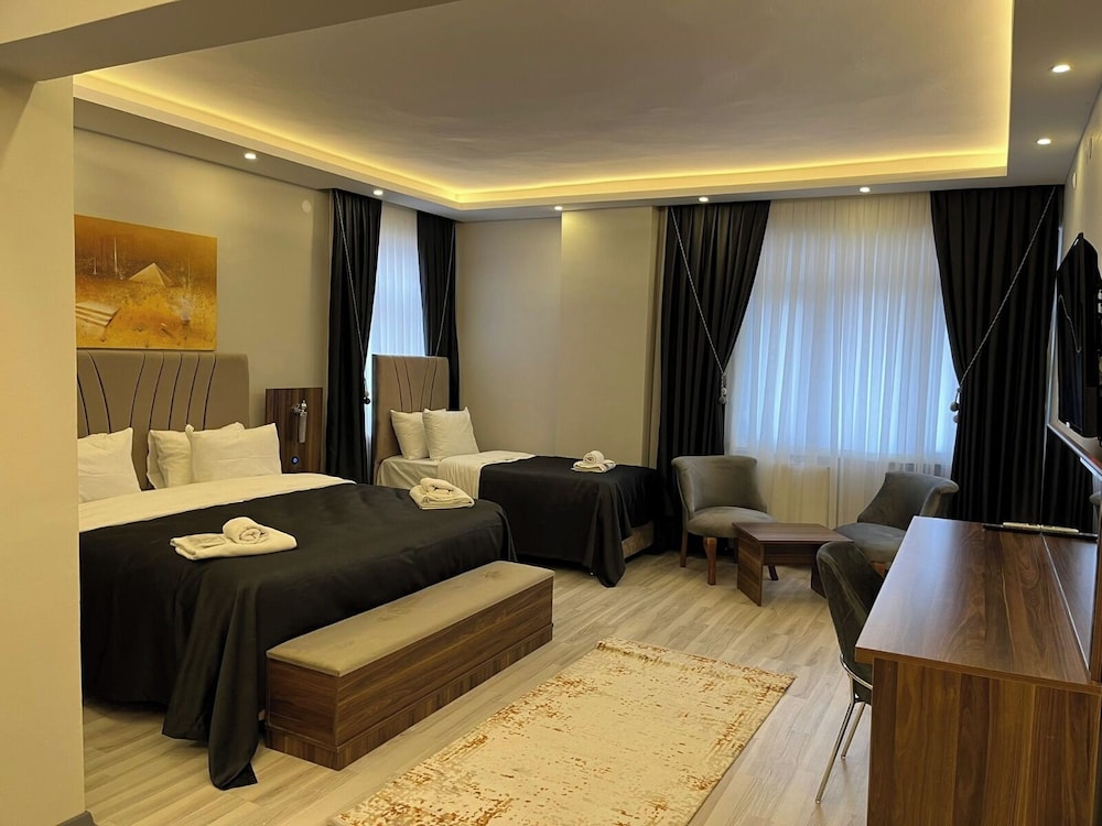 Family Quadruple Room - Photo 8