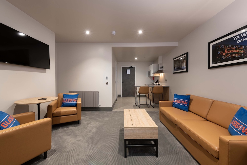 Executive Suite, 1 King Bed, Sofa Bed, Kitchenette - Photo 2