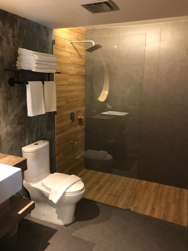 Family Studio Suite - Photo 15