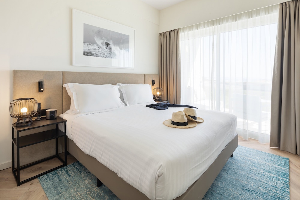 Suite, 1 Bedroom - Photo 1