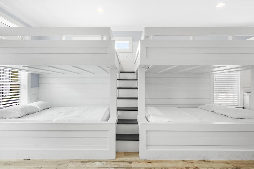 Studio (3 Bedrooms)