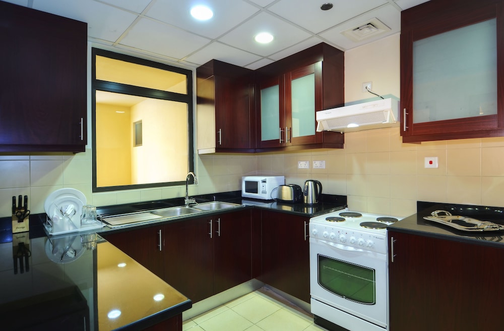 1 Bedroom Apartment Sea View - Photo 2