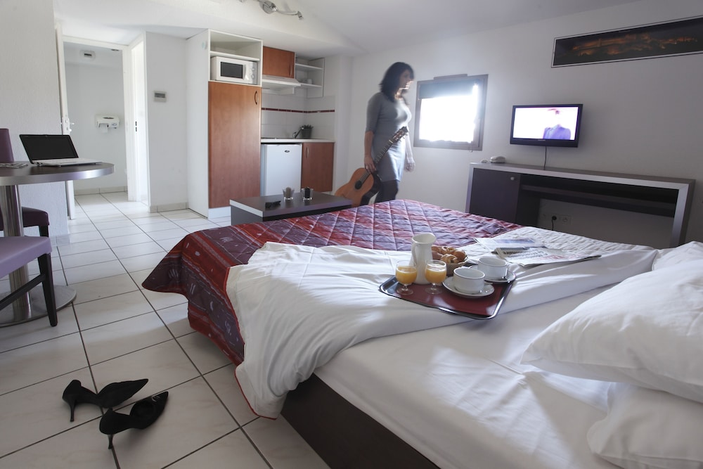 Standard Apartment - Photo 3