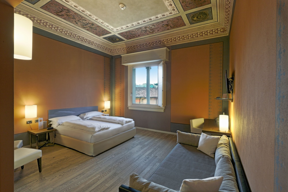 Deluxe Double Room - Photo 1