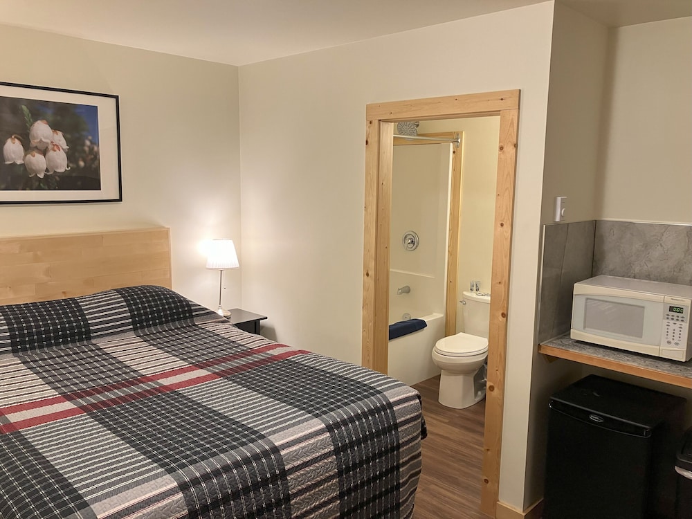 Single Room, 1 Queen Bed photo 1
