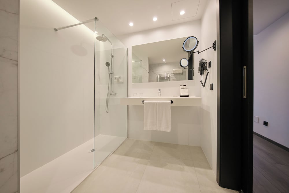 Standard Triple Room - Photo 18