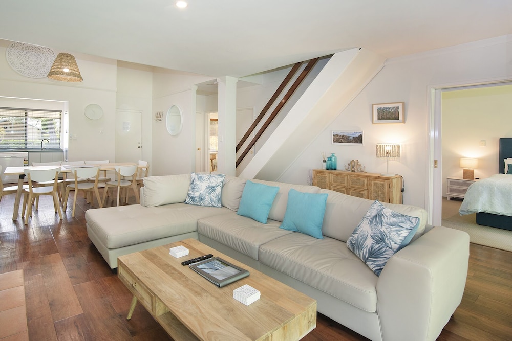 8 Person Villa – Min 2 Nights photo 1
