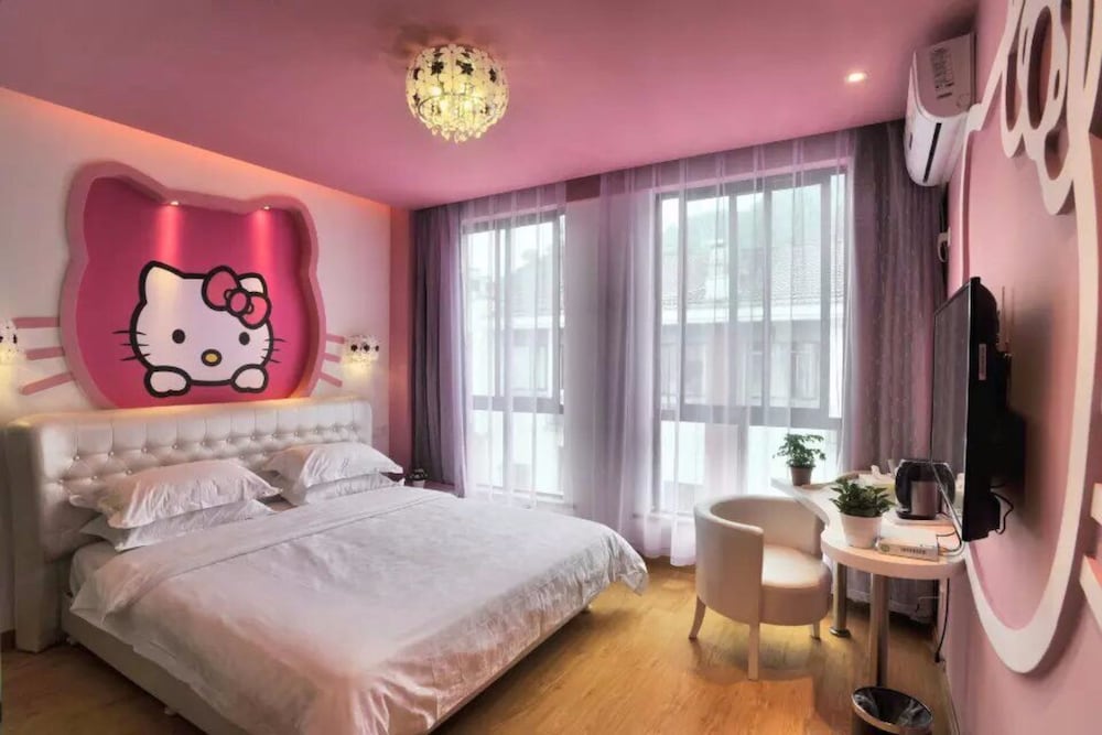 Comfort Queen Room photo 1