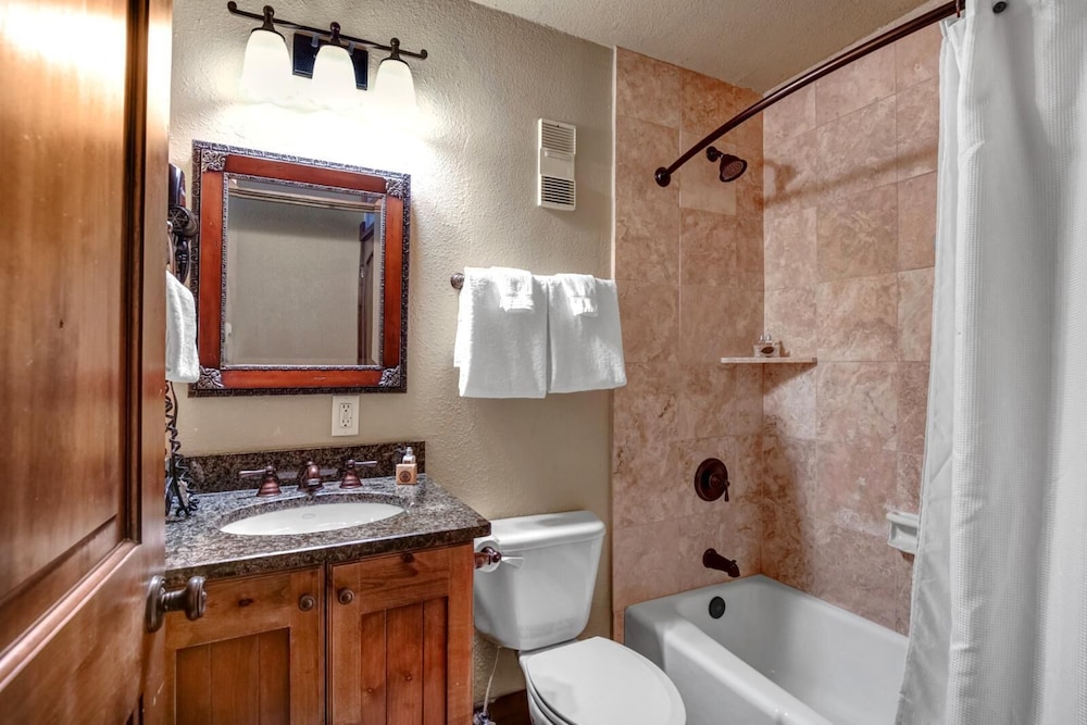 Condo, 1 Bedroom, Mountain View (Cbi 202) photo 2