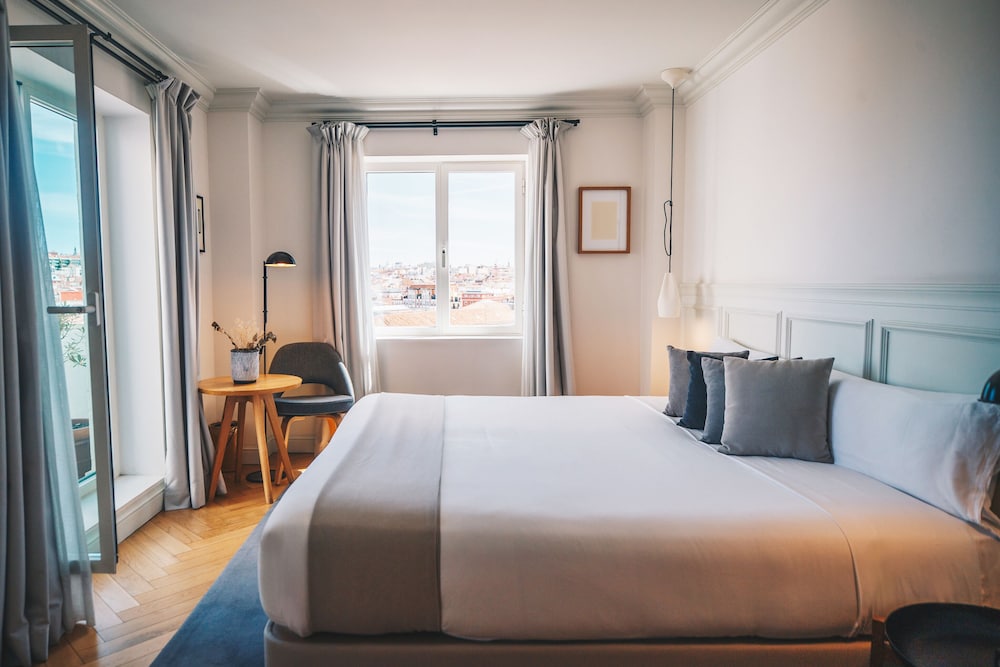 Deluxe Room, Non Smoking, City View
