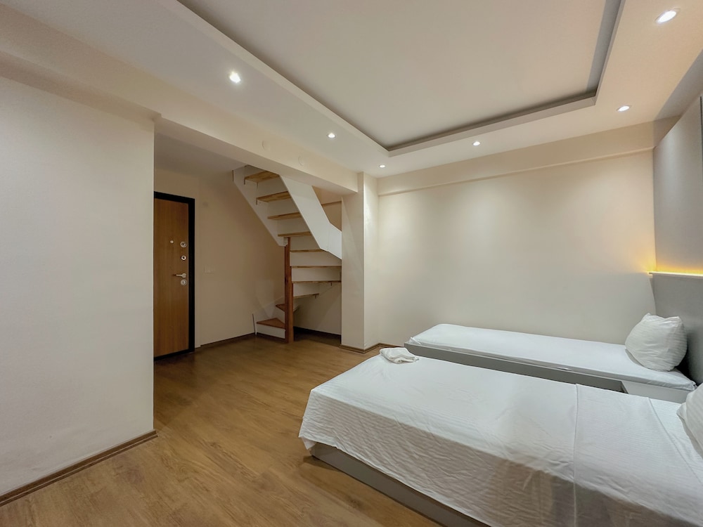 Duplex, 2 Bedrooms, Balcony, Sea View photo 1