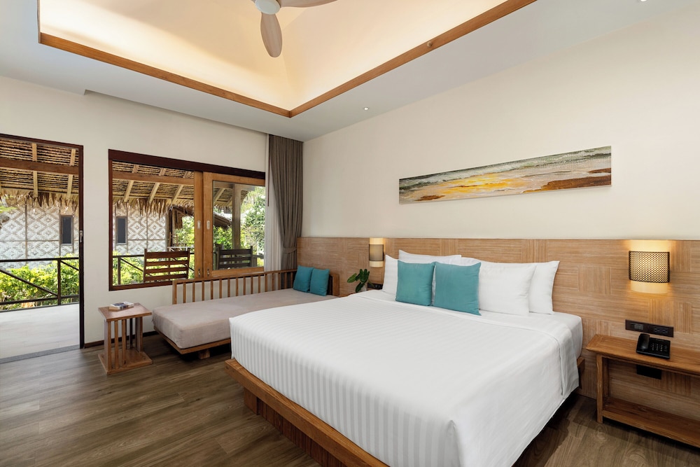 Deluxe Premium Bungalow 1 King - Photo 5