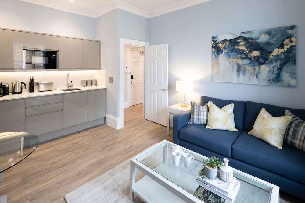 Suite, 1 Bedroom photo 2