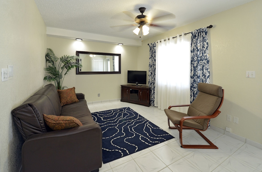 Superior Suite, 1 Bedroom, Ground Floor - Photo 4