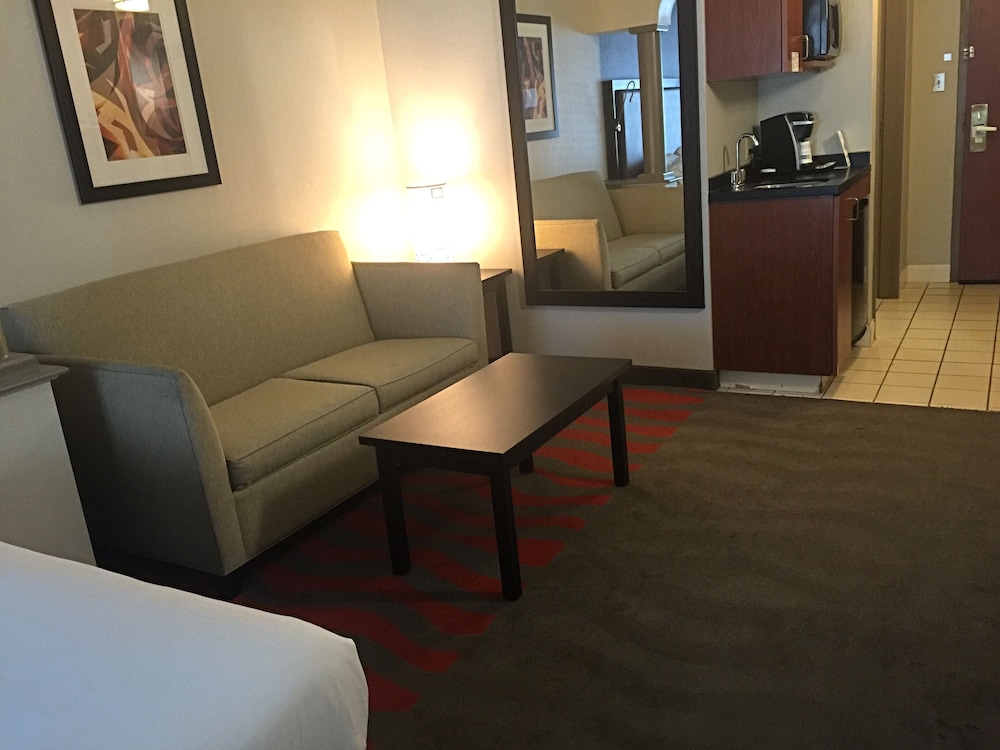 Suite, Multiple Beds - Photo 3