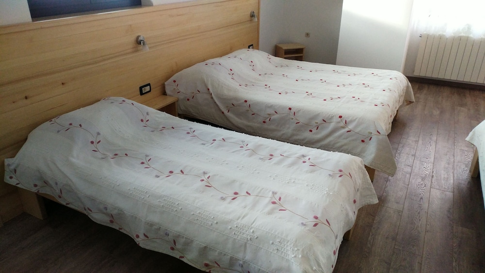 Basic Quadruple Room - Photo 2