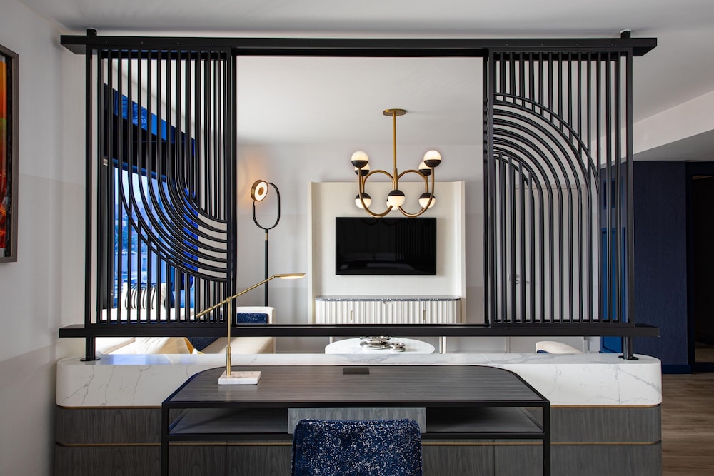 Luxe Level W Suite Accessibility