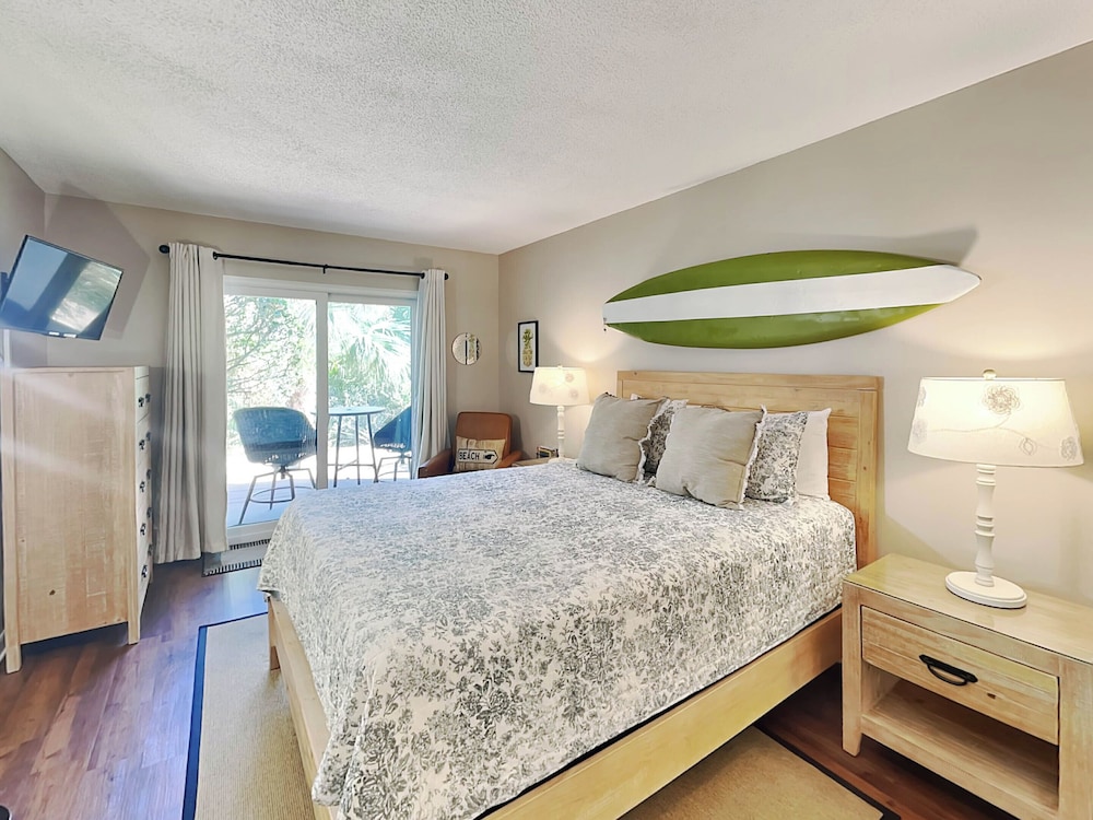 Condo (2 Bedrooms) photo 2
