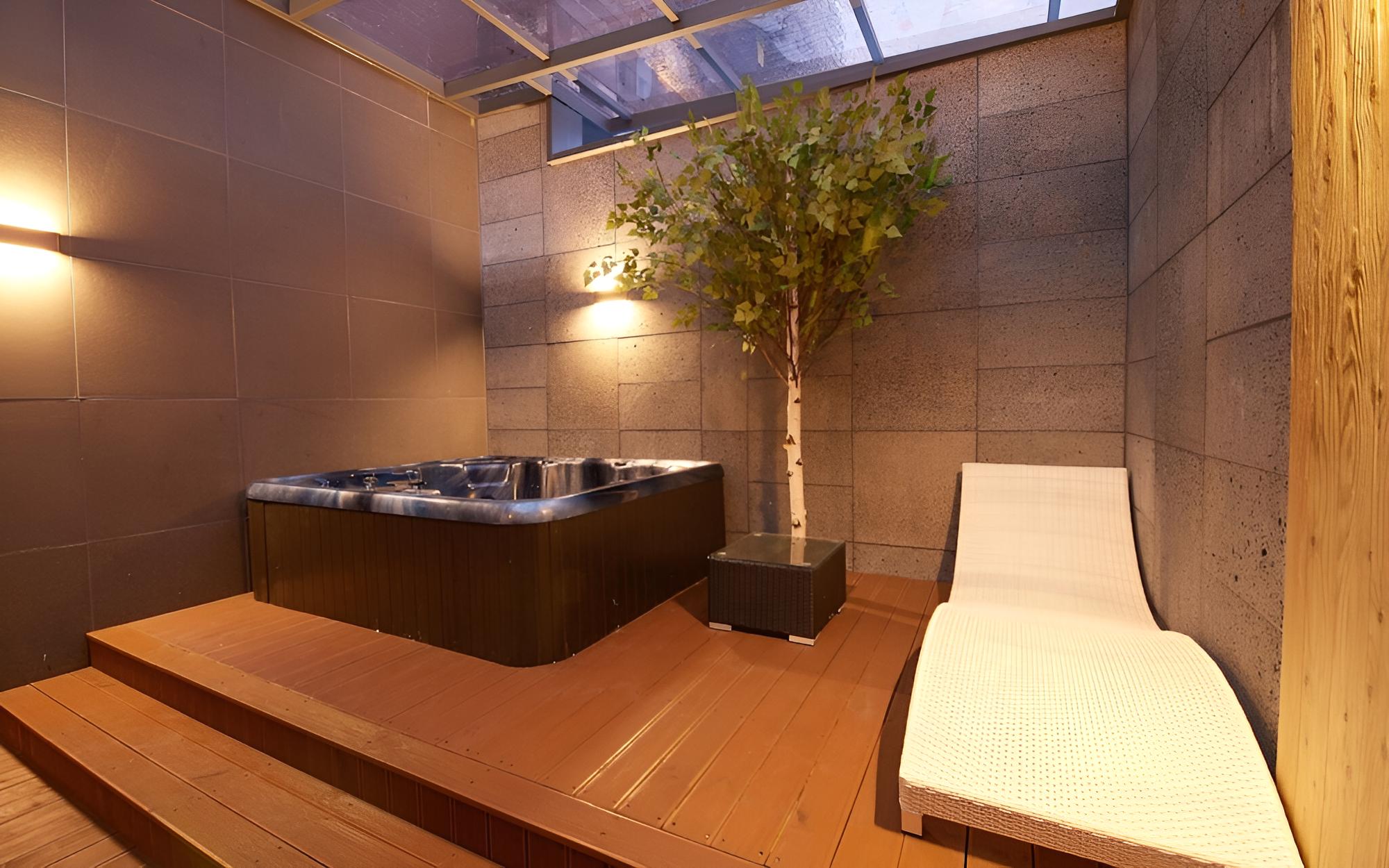 Room (VIP (Jet Spa)) - Photo 8