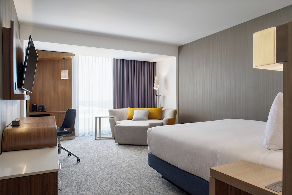 Standard Room, 1 King Bed with Sofa bed, City View - Photo 1