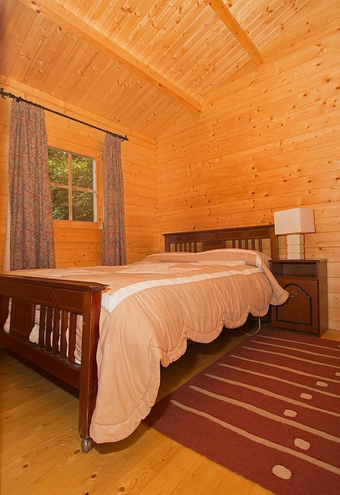 Traditional Chalet, 2 Bedrooms, Garden View, Garden Area photo 2