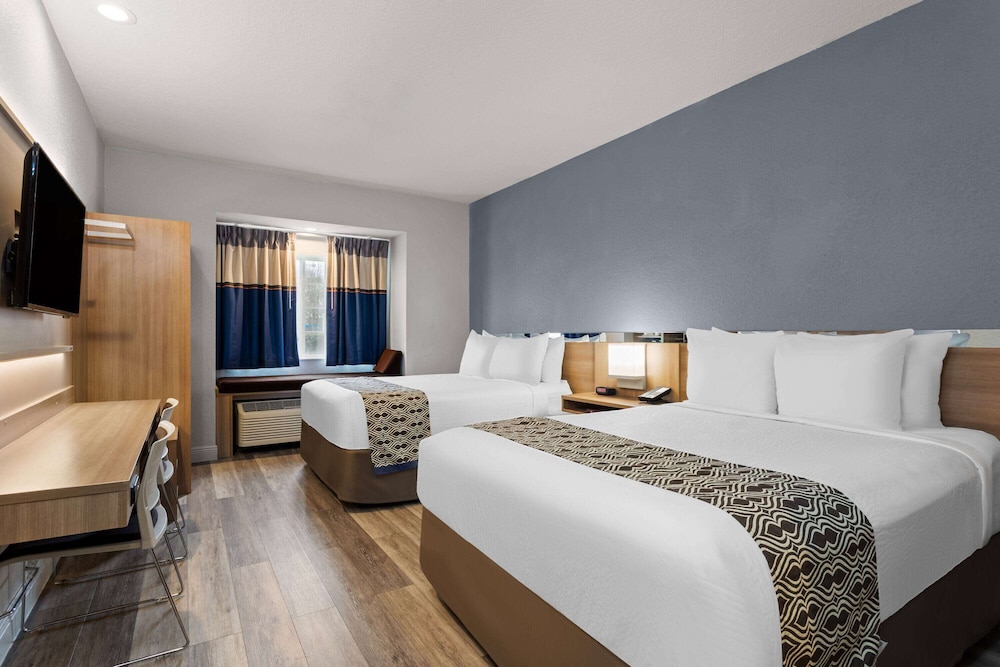 Room, 2 Queen Beds, Accessible, Non Smoking (Mobility/Hearing) - Photo 1