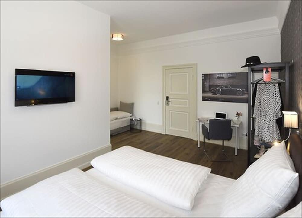 Junior Studio Suite