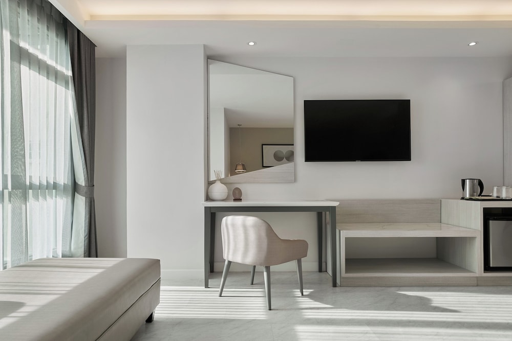 Deluxe Premier Double Room, City View photo 3