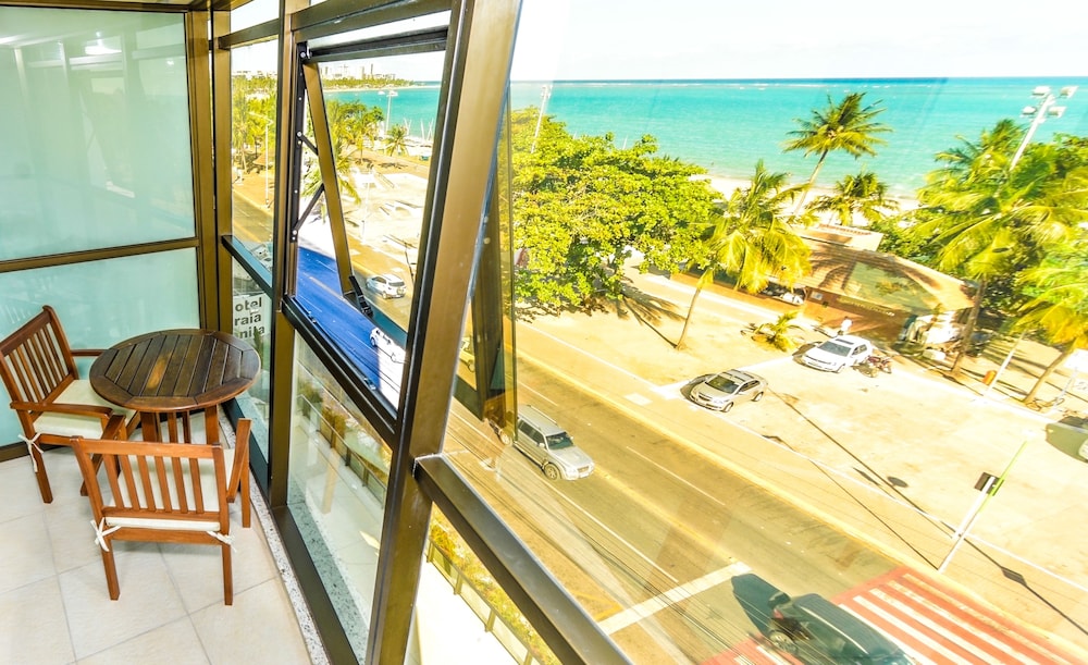 Premium Room, 1 King Bed, Balcony, Oceanfront - Photo 6