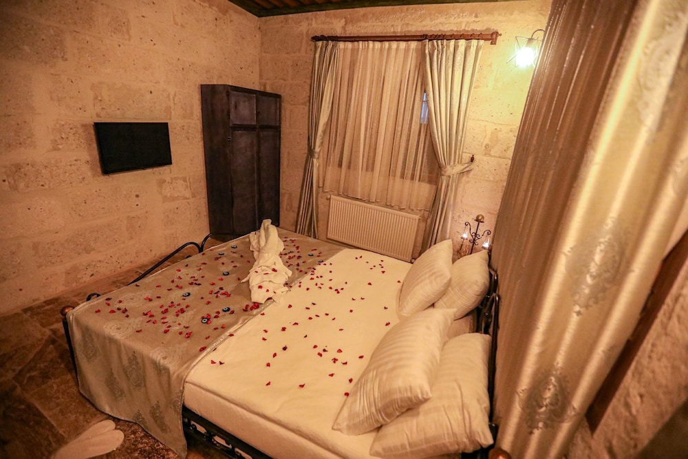 Tugra Deluxe Suite - Photo 13