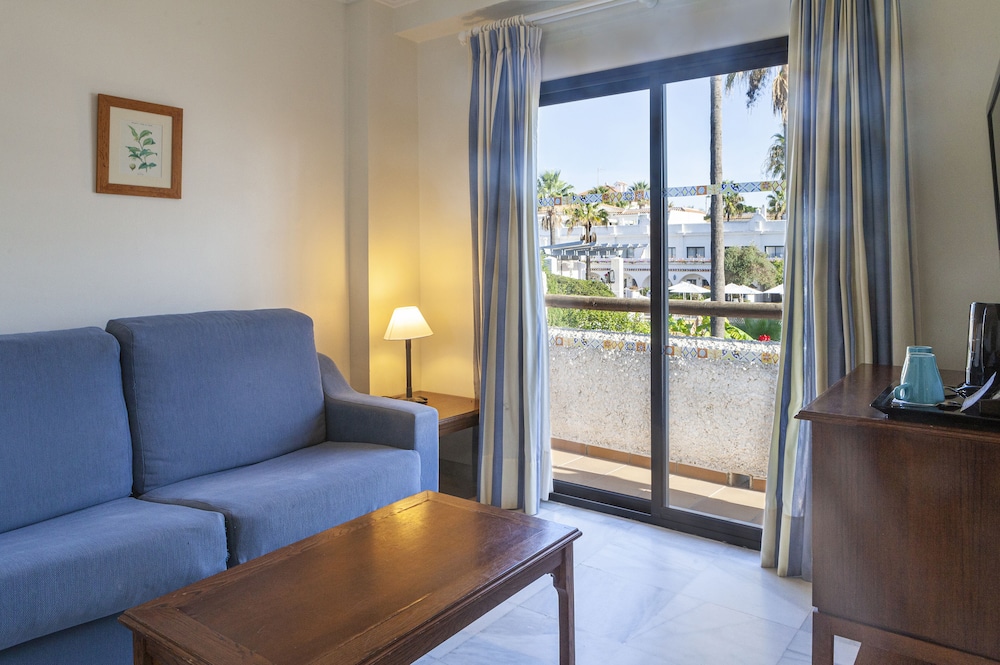 Junior Suite, 1 Bedroom - Photo 12