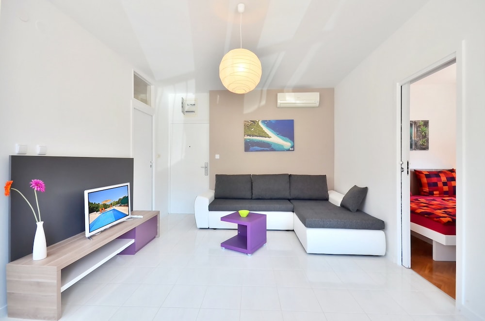 Apartment, 2 Bedrooms, Balcony photo 3