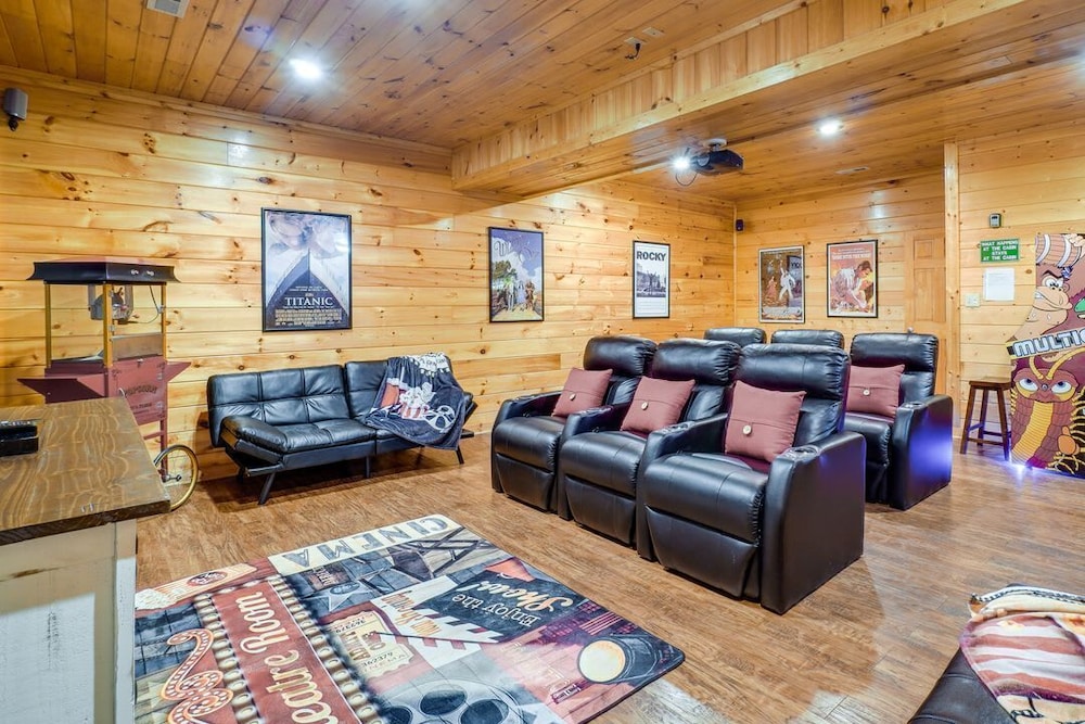 Gatlinburg Getaway - Private Theater Hot Tub, Kuva 27